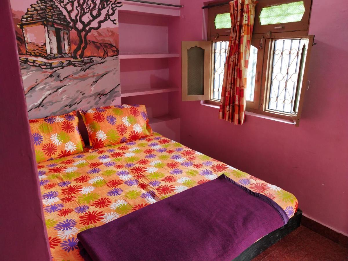 Temple View Guest House Hampi Bagian luar foto
