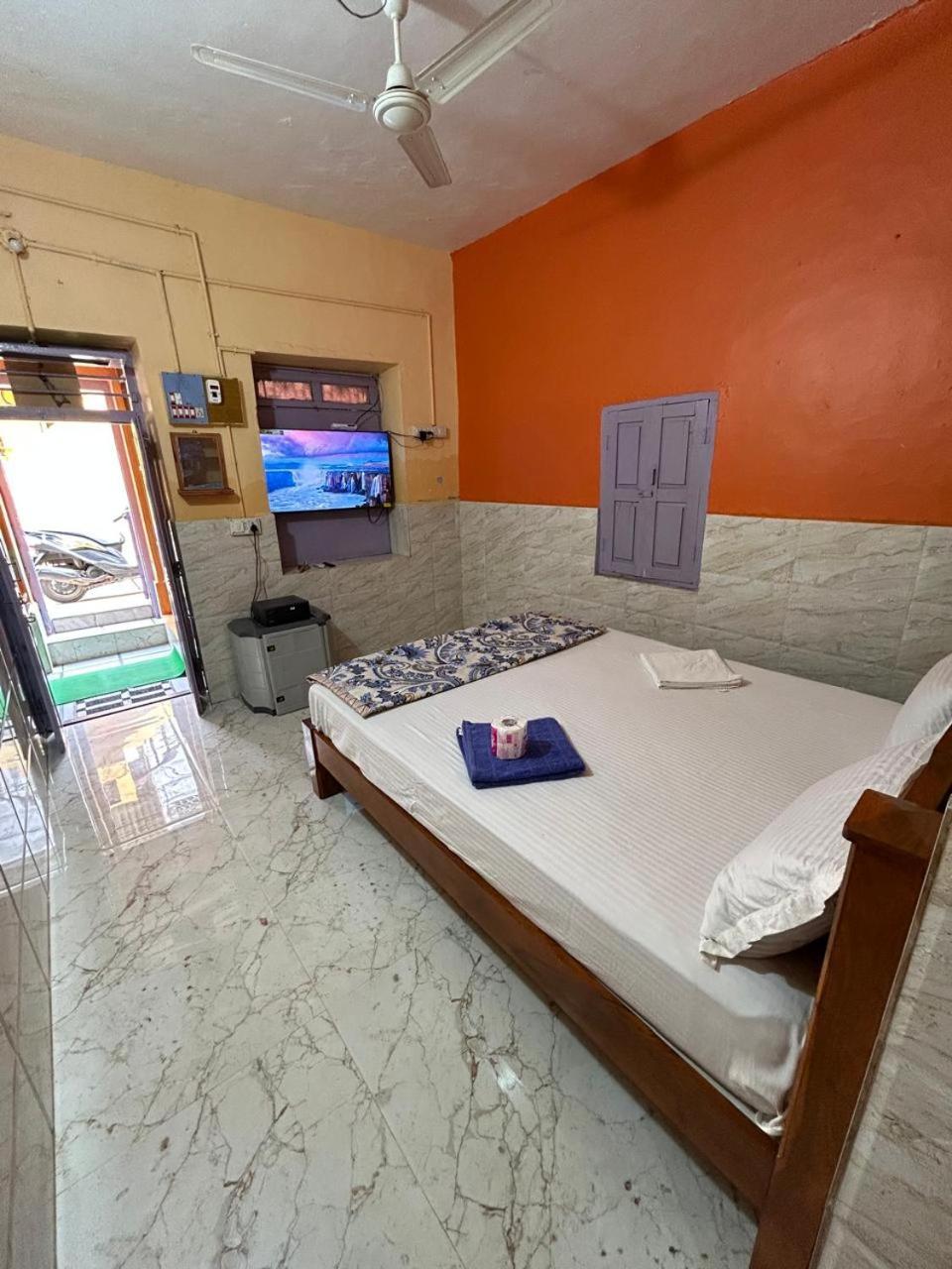Temple View Guest House Hampi Bagian luar foto